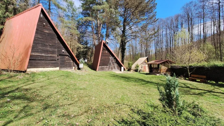 CHATY ŠUGOV, MEDZEV - KOŠICE OKOLIE