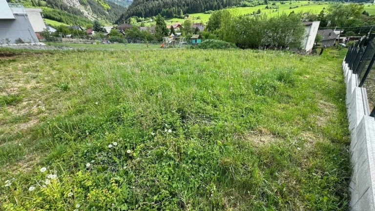Stavebný pozemok Višnové 1242m2