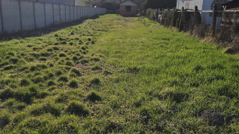 Na predaj pozemok 901 m2, Vojka na d Dunajom