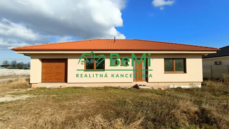 021-12-PAMA Novostavba - 4 izbový rodinný dom s 2 garážou -