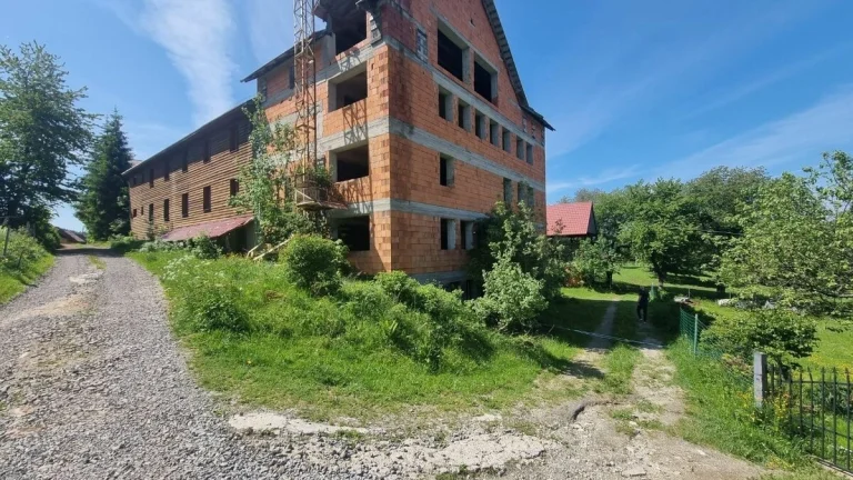Predám hotel, lyžiarske stredisko, chaty, pozemky