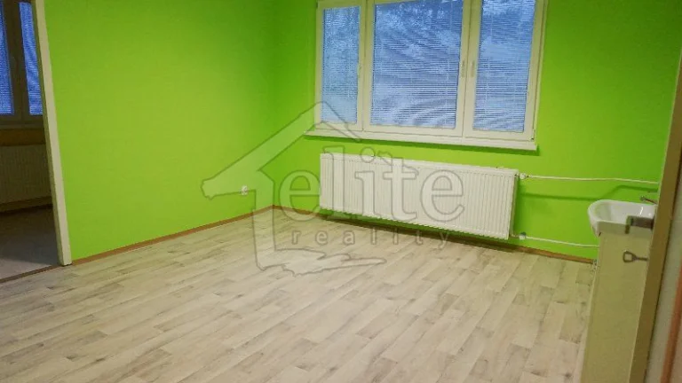 Prenájom, Komerčné/Kancelárske priestory (RE0103905)