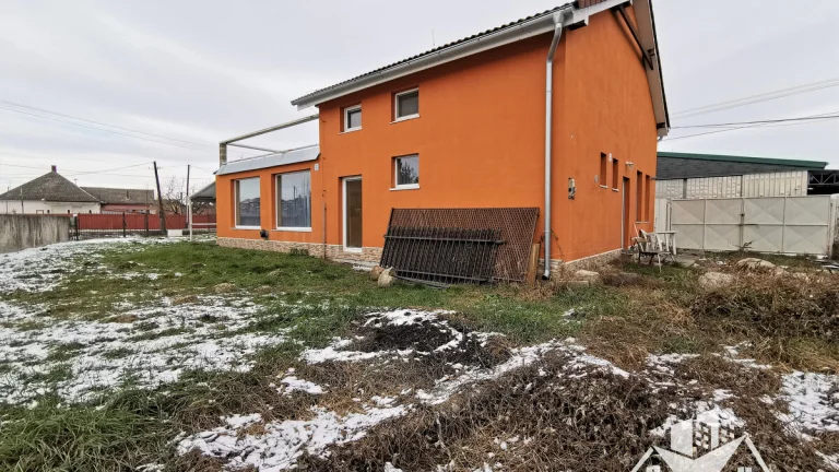 Zľava Na predaj Polyfunkčná budova v Kolárove, 3D obhliadk