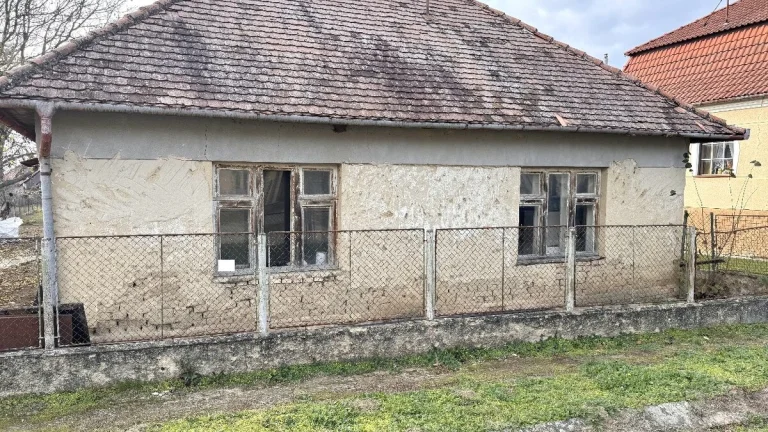 Predaj- 3i starší rodinný dom s pekným pozemkom Rúbaň