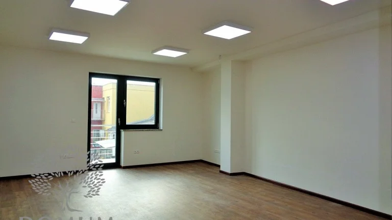 Prenájom kancelárskych priestorov, moderná novostavba, Novom
