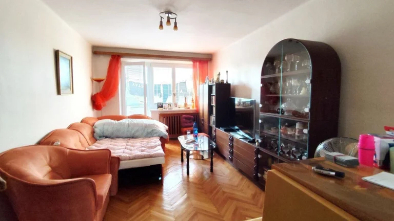 Na predaj 3 izbový byt + garáž