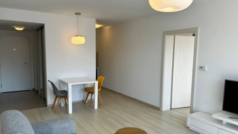 Na prenájom krásny 2-izbový byt s parkovaním v Starom Meste