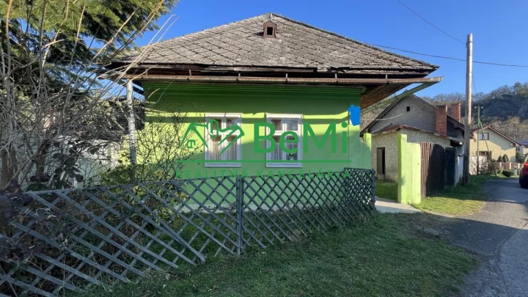 Predaj rodinný dom s pozemkom /REZERVOVANÉ/Hronský Beňadik,