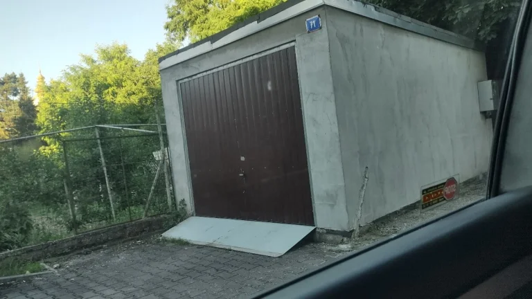 Predám garáž