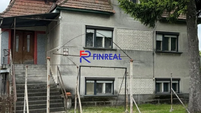 NA PREDAJ-rodinný dom v Komárne-Nová Stráž