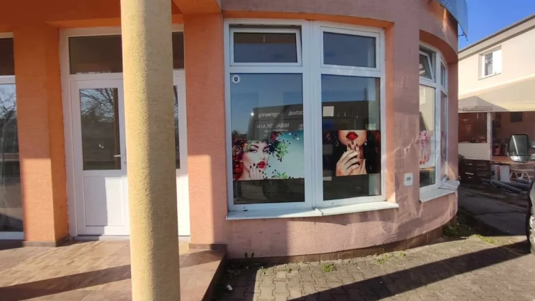 Na prenájom prízemný priestor LEvice, 83m2, Ku Bratke