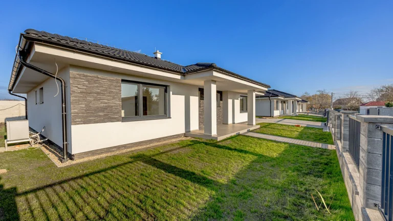 Kvetoslavov, okr. DS – POSLEDNÝ VOĽNÝ - na predaj samostatn