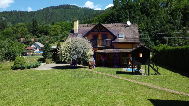 Ponúkam na predaj dom v lokalite Banská Bystrica, , pozemok