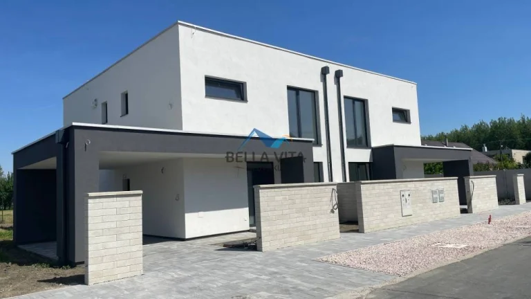 NOVOSTAVBA - 5 izbový Rodinný dom v DVOJDOME V HORNÝCH SALI