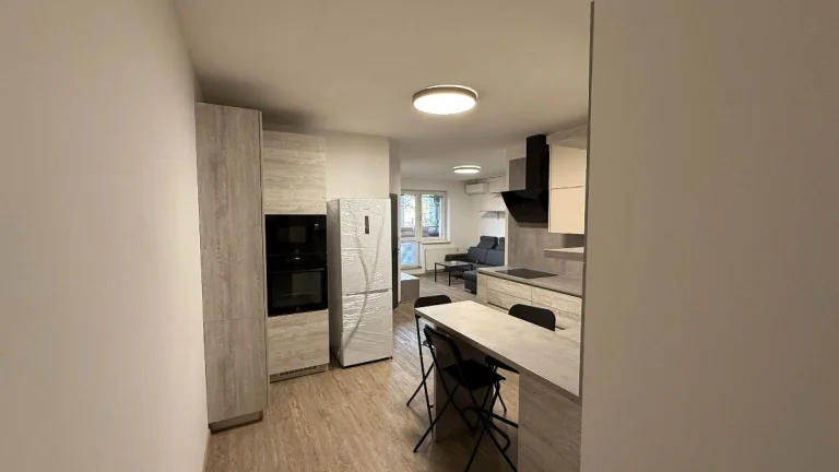 2 izb. zariadený apartmán, ŠUSTEKOVA ul.