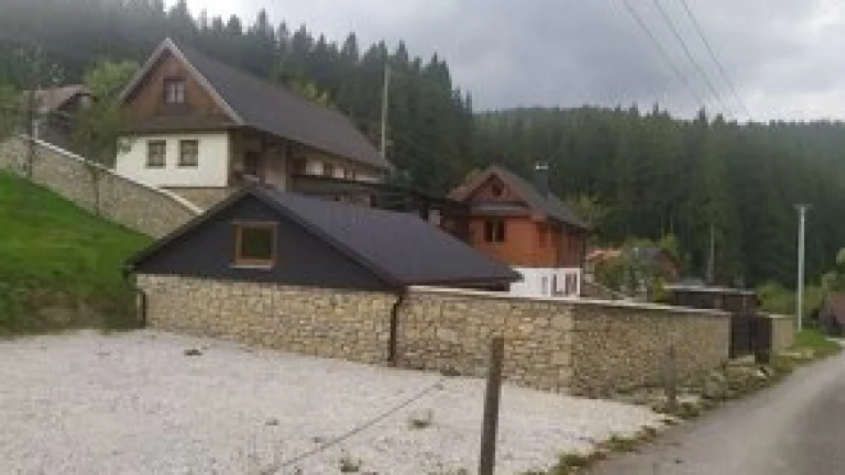 Predám sidlo dvoch nehnuteľnosti v Makove.
