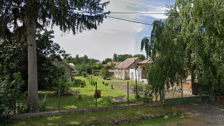 Sedliacky dom len 28km od hraníc, Boldogkóváralja, Maďarsko