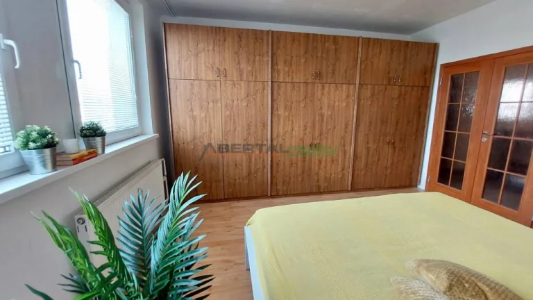 3izb 78m2 Petržalka - zariadený, voľný od 1.6., loggia, vonk