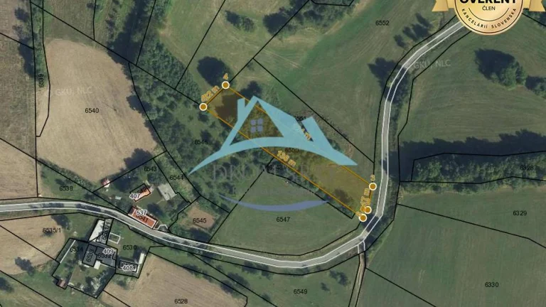 Nádherný pozemok v celosti 2802m2+Dohoda