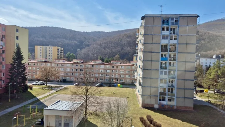 Trenčianské Teplice - 2 izbový byt na predaj.