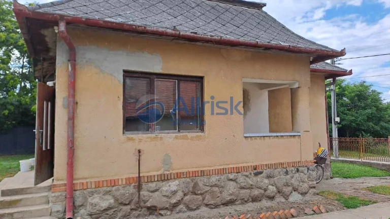 Na predaj rodinný dom so stavebným materiálom k jeho dokonče