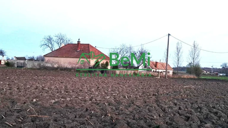 Chalupa na úplnej samote Komárno - KAVA 121-12-MACHO