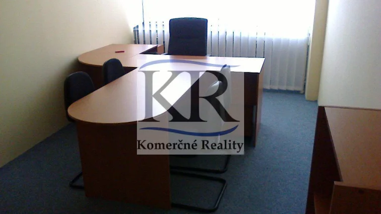 18 m2 kancelária na prenajom za 230,- €/mes., Trenčín, širši