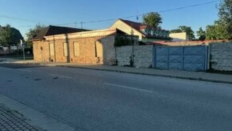 Trnava- blizko centra 587 m2 Stromova