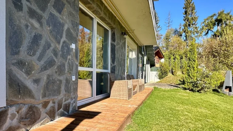 3-izbový apartmán s terasou, jazierkom, parkingom, T.Štrba.