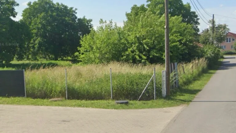 Predam pozemok 393 m²