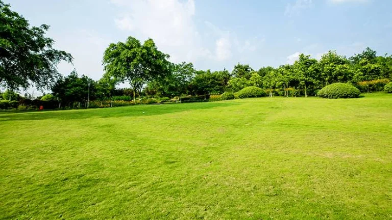 Hajná nová Ves - pozemok na výstavbu RD, 880m2