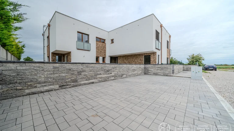 BOSEN | ZNÍŽENÁ CENA 4 izbového domu vo vysokom štandarde, Š