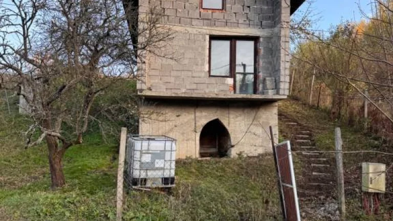 NA PREDAJ CHATA V OBCI OBRUČNÉ