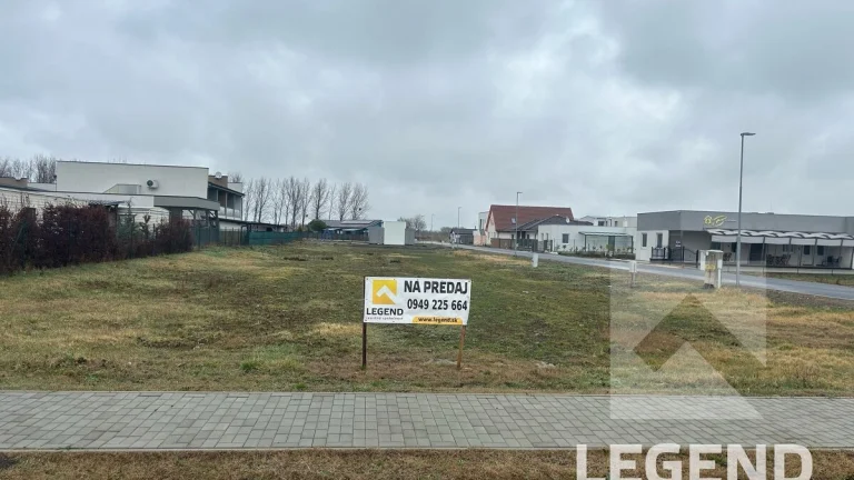 Stavebný pozemok pri termálnom kúpalisku Nesvady, 400 m2