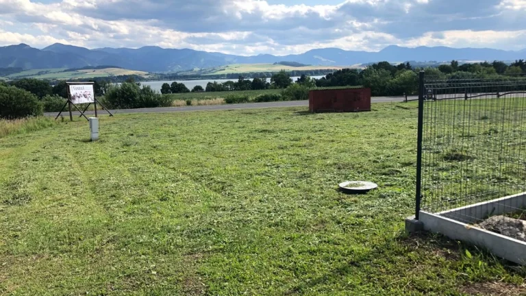 Predám slnečný stavebný pozemok v Liptovskom Trnovci