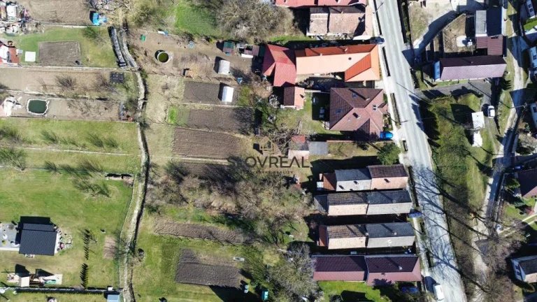 Pozemok s chalupou v nádhernom prostredí Malých Karpát.