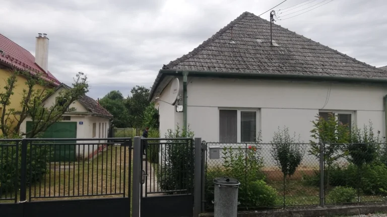 Starší rodinný dom s veľkým pozemkom