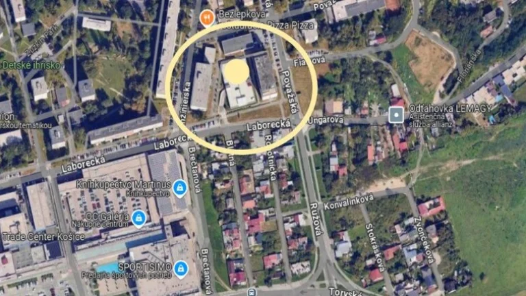 Parkovacie miesto v parkovacom dome