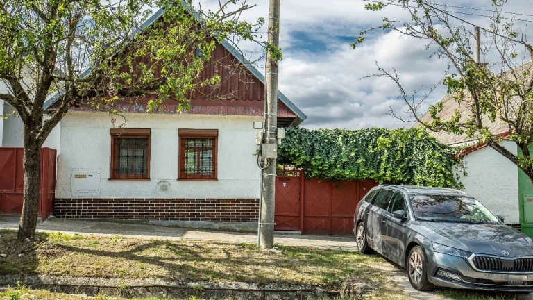 CHALÚPKA v obci Prievaly kúsok od Bukovej, pozemok 1165 m2