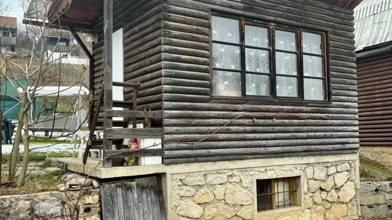 Exkluzívne na predaj záhradná chatka v Bánovciach n/B , pri