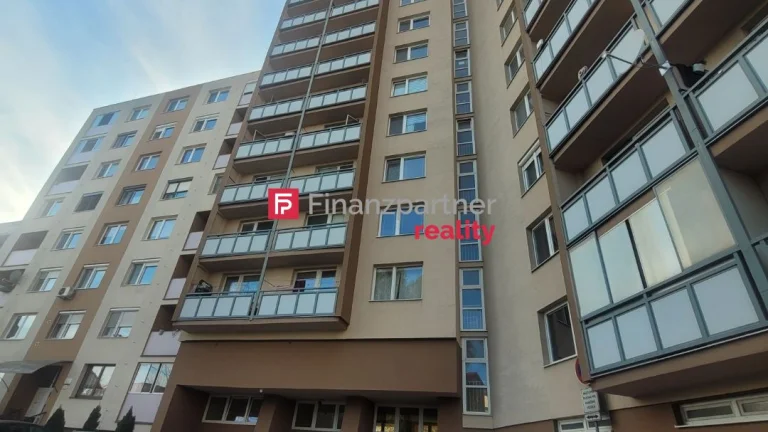 Ponúkame Vám na predaj 2 izbový byt v Nových Zámkoch
