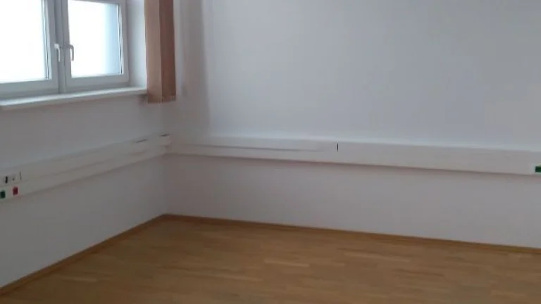 Kancelárske priestory na prenájom v Petržalke 400 m2.