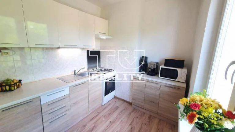 Priestranný zrekonštruovaný 4 izbový byt 78 m2 –...
