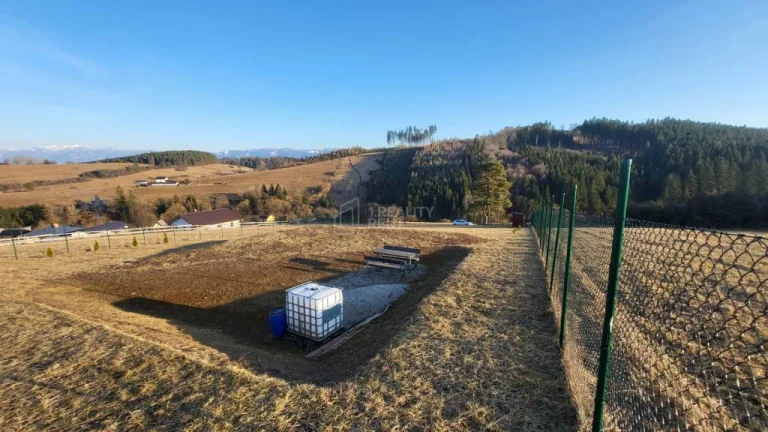 Stavebný pozemok Peklina 2024 m2