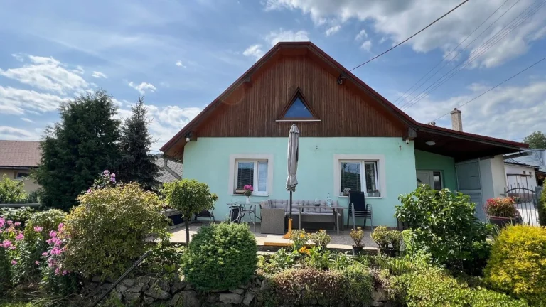 TRIOREALITY - RD s bazénom na predaj - Oščadnica