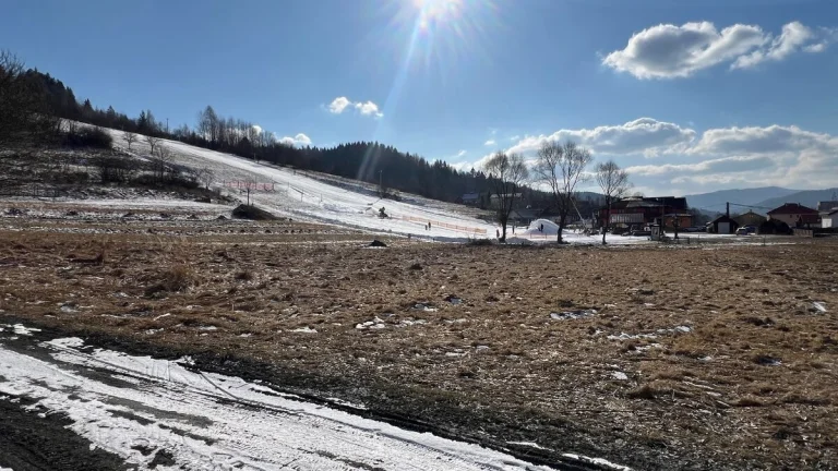 TRIOREALITY - Stavebný pozemok v centre Oščadnice - 1199 m2