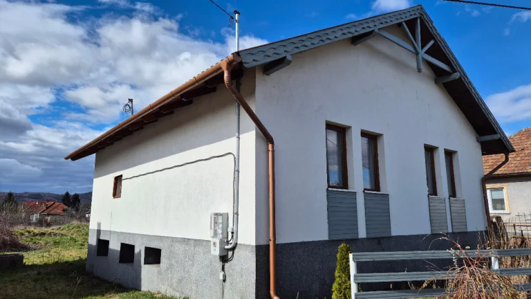 Novo zrekonštruovaný dom blízko hraníc, Szendró, Maďarsko