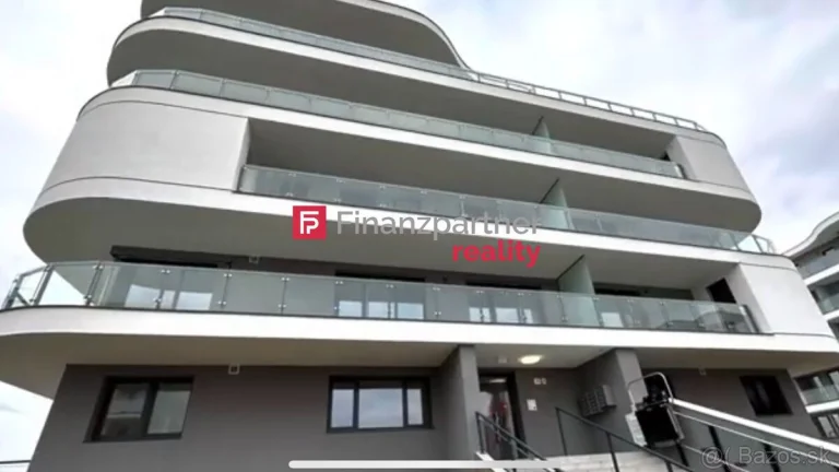 Na prenájom 3-izbový byt na Andovskej ulici v Nových Zámkoch