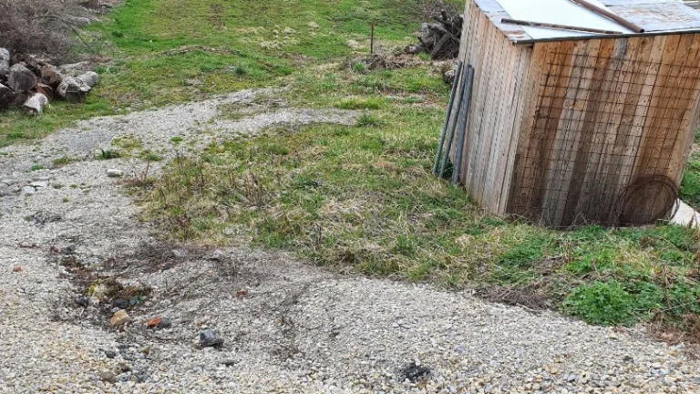 Zaujímavý pozemok s inžinierskymi sieťami