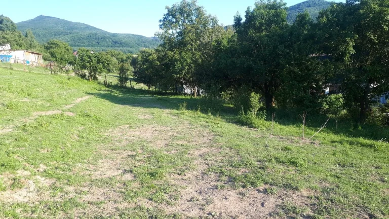 Predám stavebný pozemok v Zemplínskych hámroch ca 1800 m2